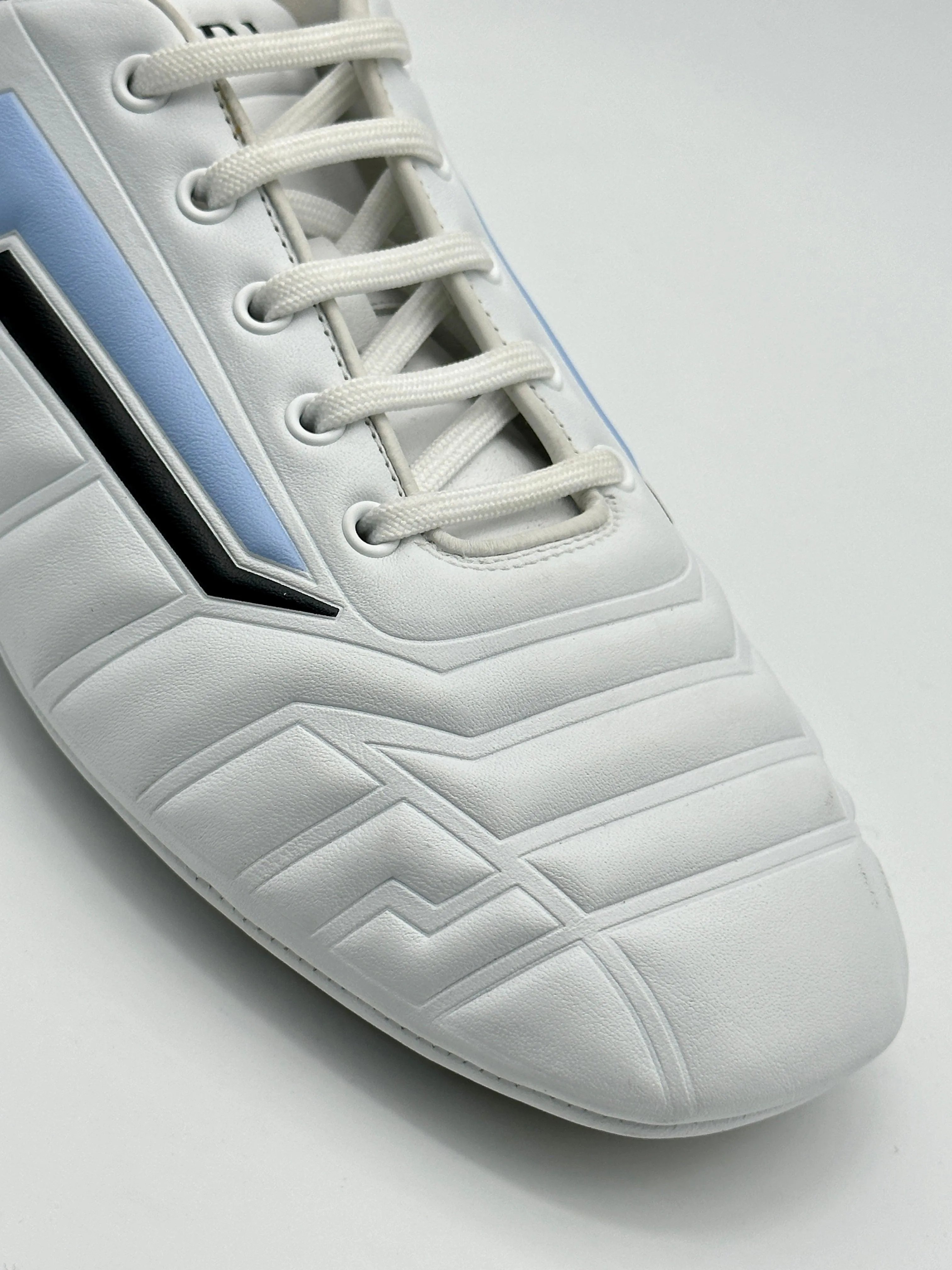 Rev Sneakers